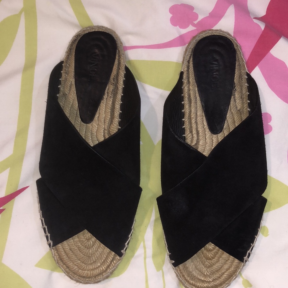 VINCE WOMANS SUEDE BLCK CRISS CROSS SANDAL SIZE 10
